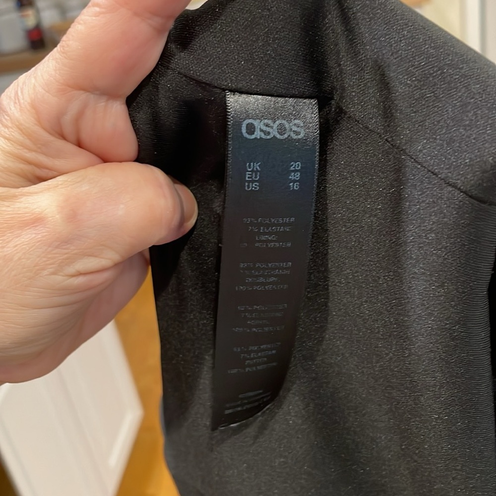 ASOS Black Crop Top Sleek and Stylish NWOT - Picture 5 of 6